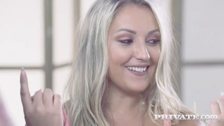 Мокрые Письки Зрелых В Ютубе