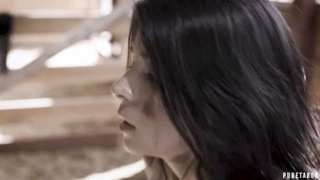 Тети Без Трусов Убирают В Квартире