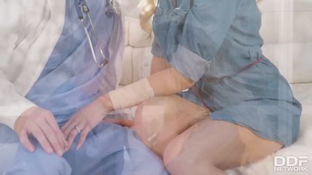 Муж С Женой На Пляже Видео