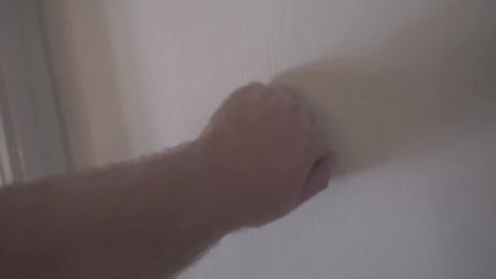 Дрочит Член На Сцене