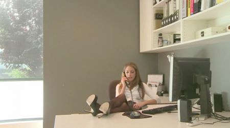 Чувак Вылизал Свою Сперму С Пизды