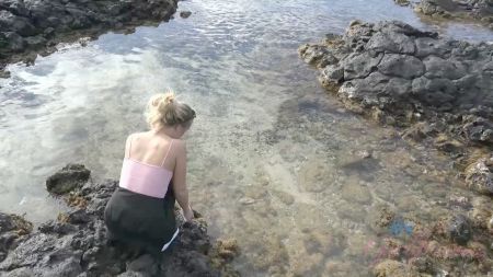 Джулия Кэш Дрочит Мужику