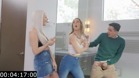 Скрытое Видео Мать Сосать