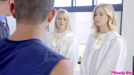 Три Девушки И Мужчина