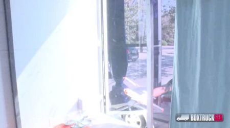 Секс Машины Трахают Зрелых Дам