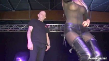 Коротышка Трахает Высокую Девушку