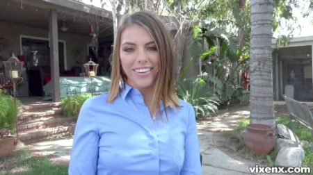 Видео Мужчины В Раздевалке