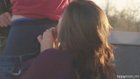 Видео Юных С Маленькой Грудью