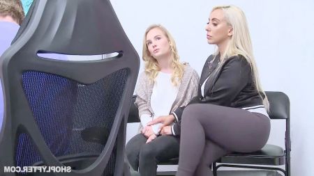 Бабушка С Большими Сиськами Сосет Хуй