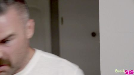 Мама Подсматривает За Дочкой И Маструбирует