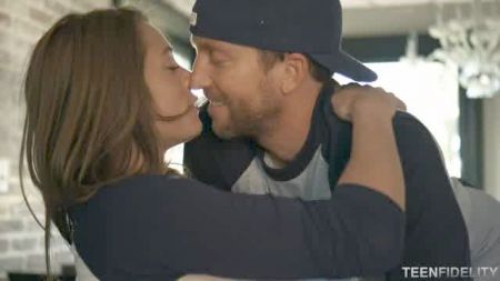 Видео Шлюхи За 50 Лет Ибутся