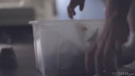 Мать Учить Сексу Молодого Парня