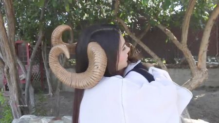 Видео Толстая Мама Показала Сыну Свои Грязные Трусики