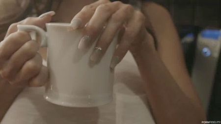 Лижет Киску Крупним Планом