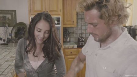 Широкие Бедра И Писи