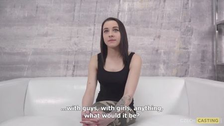 Бабушка Мастурбирует В Лесу И Ее Заметели