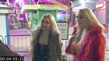 Дочка Лесбиянка Пристает К Матери