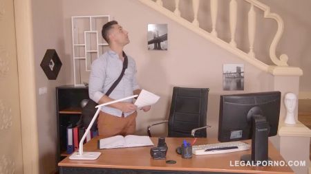 Девушка В Фиолетовых Трусиках