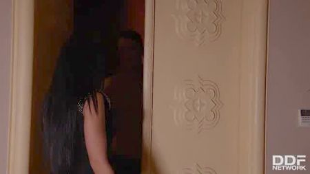 Старик Лижет Молодуху Беспощадно