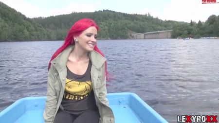 Русский Парень Ебет Двух Девушек