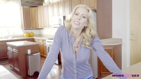 Женский Онанизм На Пляже