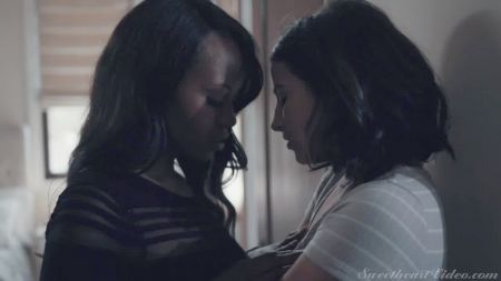 Лижет Сперму Из Жены