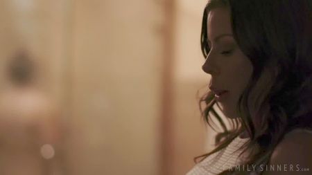 Оргазмы Молодых Девушек Видео