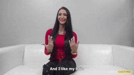 Транс Своим Членом Трахает Себя В Зад