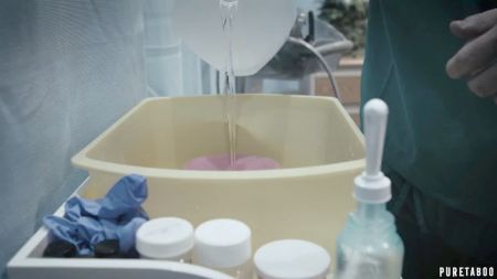 Зрелые В Белых Трусиках И Чулках