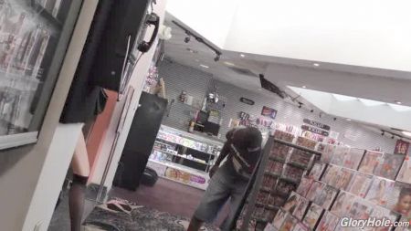 Парня Ебут В Рот Видео