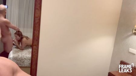 Видео Как Муж Трижды Подряд Кончает Жене В Рот Не Вынимая Член