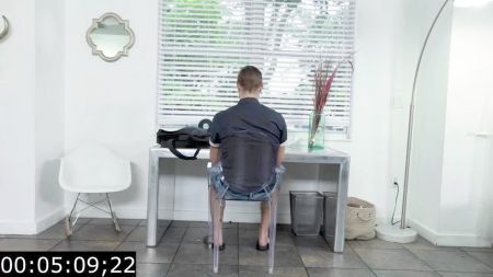 Жену Почт На Вечеринке