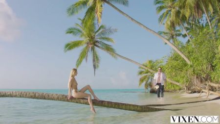 Дочка Массирует Сиськи Маме