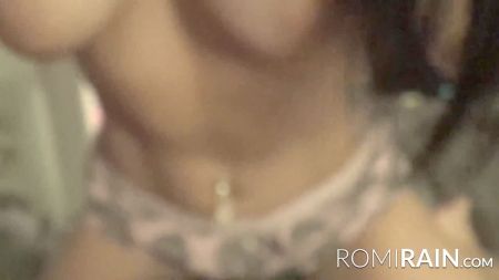 Девушка Любит Писать В Рот Видео