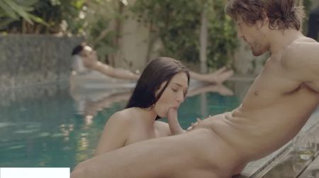 Жена Писает В Рот Мужу Домашнее Видео