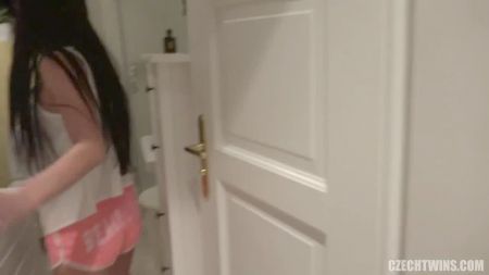 Мама Дала Сыну Попробовать В Попу