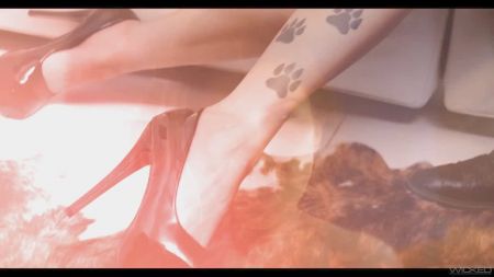 Бесплатное Мама Дала Своему Сыну