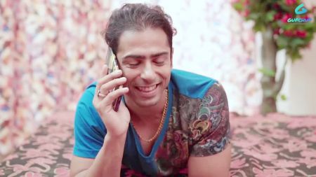 Жене Делает Массаж Муж Смотрит Видео