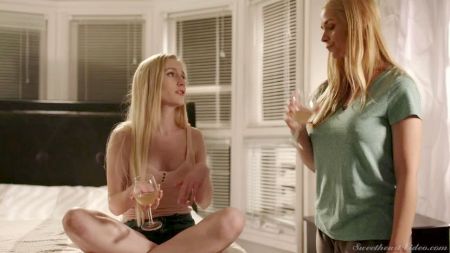 Видео Как Они Ебутся На Кровати Они Ее Привязали