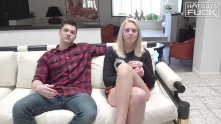 Шлюха Плачет От Боли