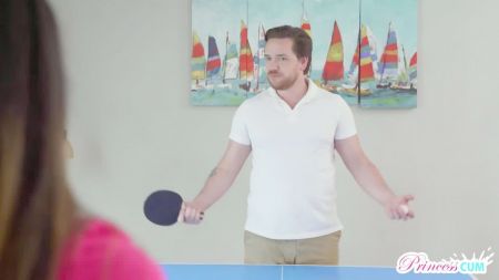 Очень Широкие Голие Бедра Видио