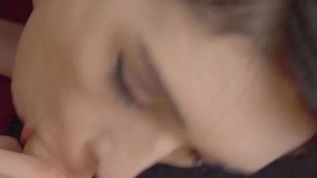 Две Лесби В Клубе В Туалете