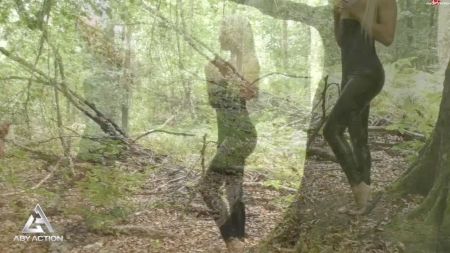 Анальный Секс В Рваных Леггинцах Подкожу