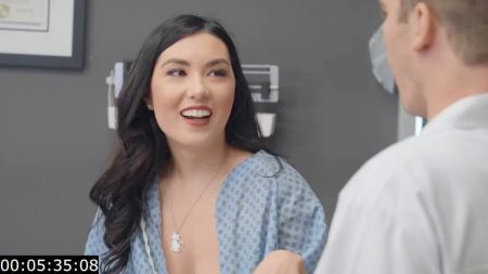 Хозяин Засовывает Трусы Рабыни В Рот Видео