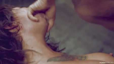 Девушка С Большими Огромные Сиськи Видео Веб Камера