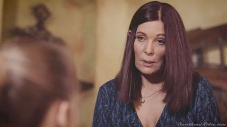 Горячяя Мама Делает Миньет Пет Сперму