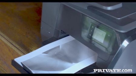 Толстий Девушга Илошад Парно