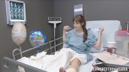 Писает И Мастурбирует На Член