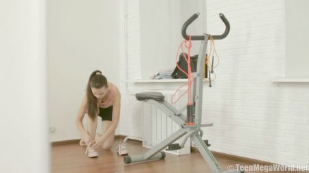 Девушка Лижет И Сосет Член У Коня