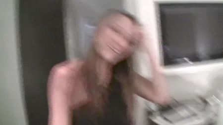 Лапает В Транспорте Любительское Видео